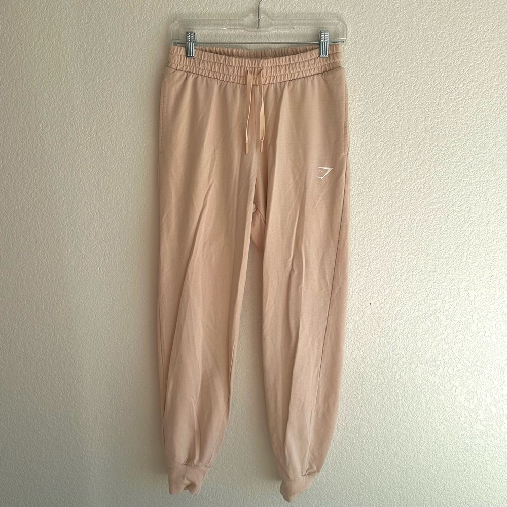 Gymshark Women’s Sweatpants Joggers Size S Light Pink Beige Workout Gym